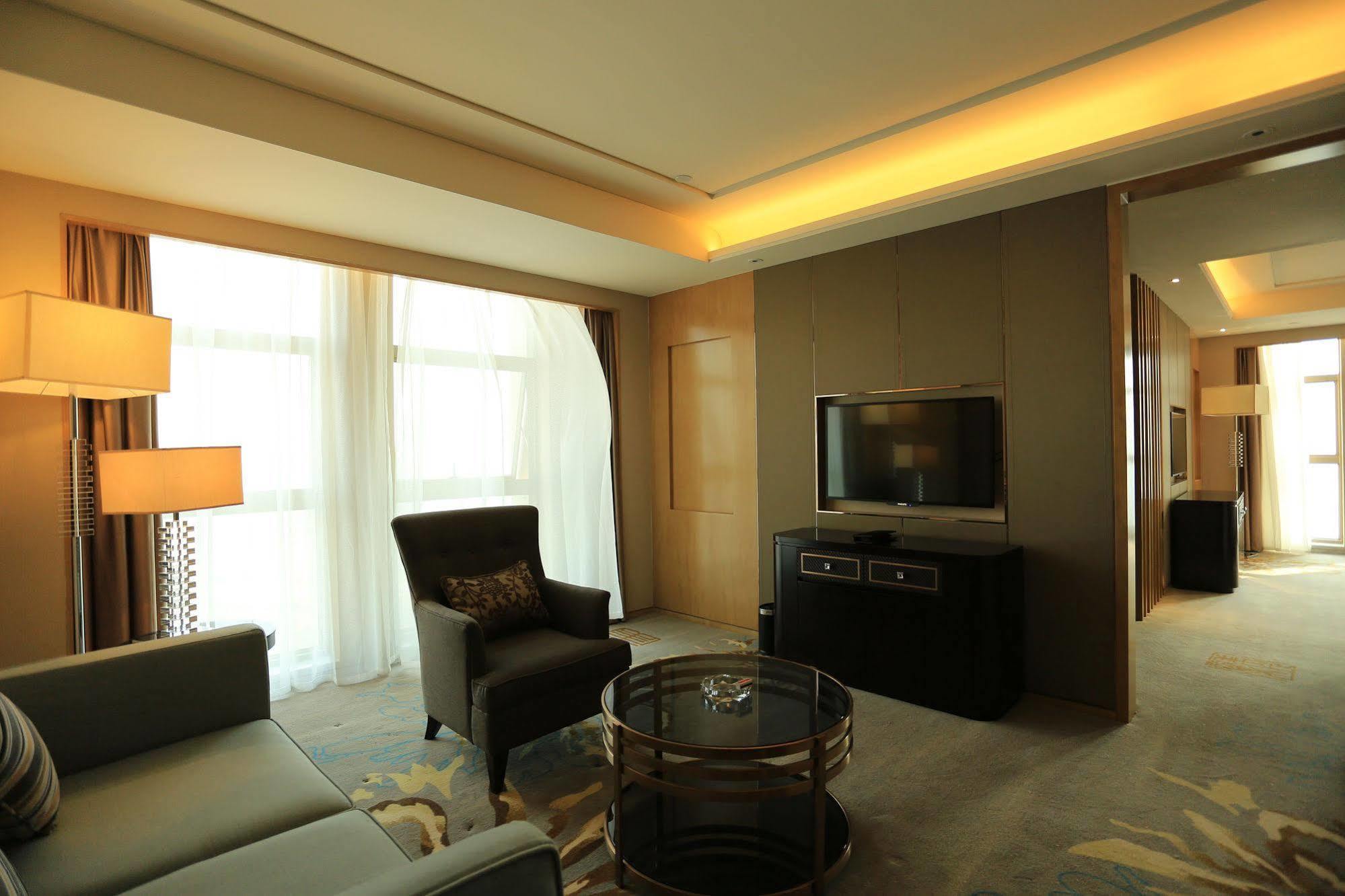 Ramada Yiyang Taojiang Hotel Ngoại thất bức ảnh