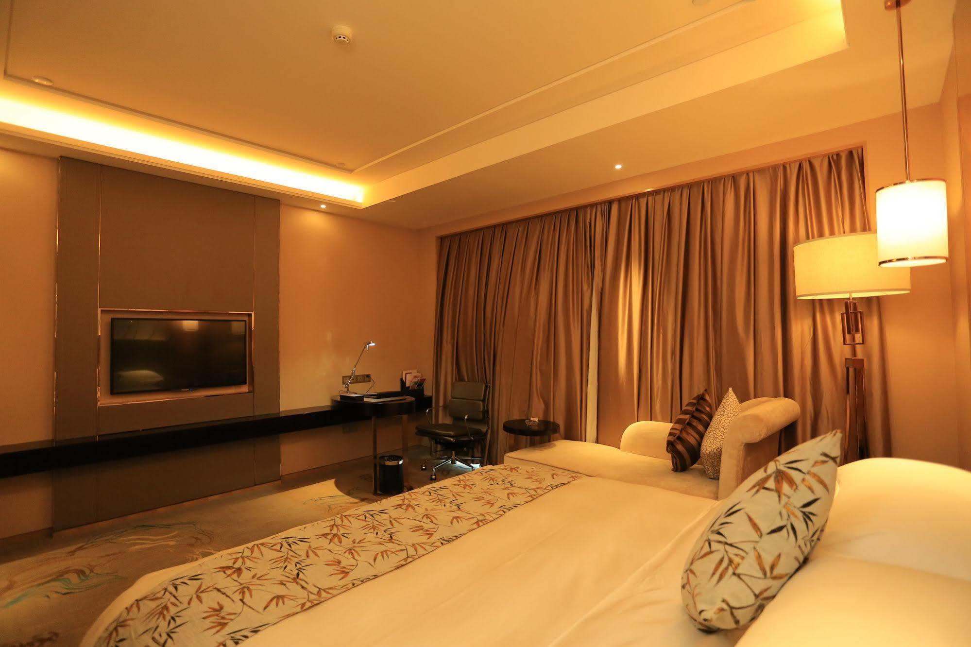 Ramada Yiyang Taojiang Hotel Ngoại thất bức ảnh