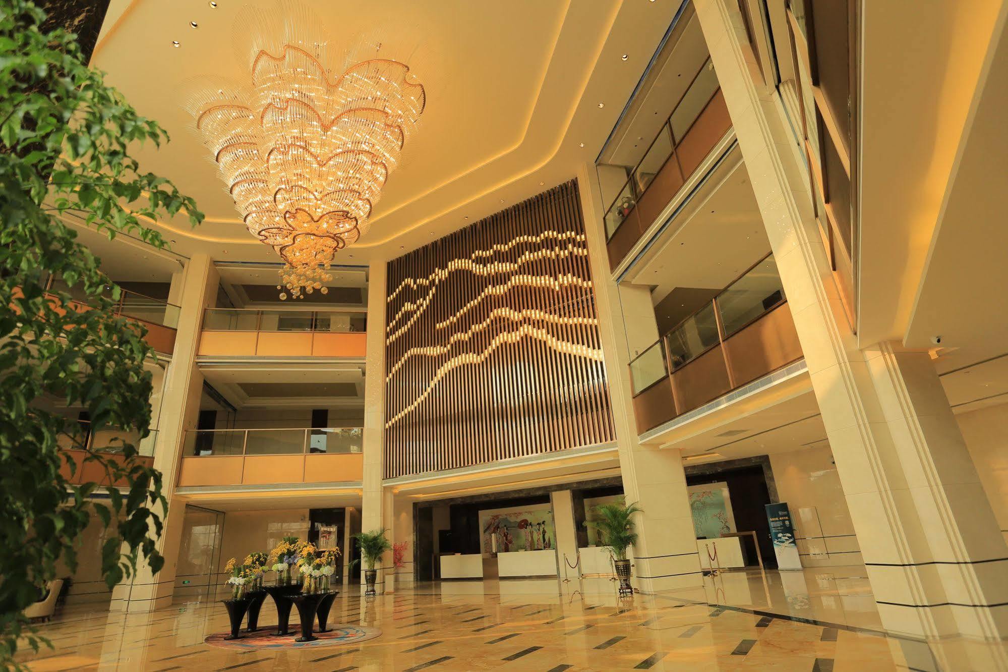 Ramada Yiyang Taojiang Hotel Ngoại thất bức ảnh